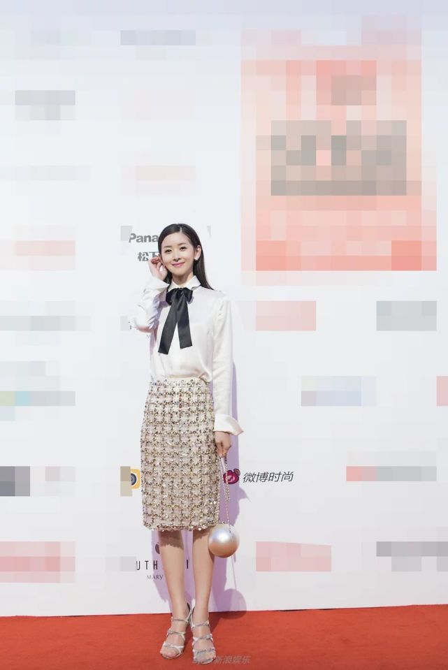 奶茶妹妹参加Elle风尚大典，变身时尚女王