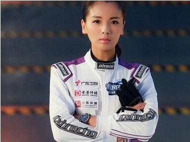 “京城四少”名头不是吹的，娶刘涛车队轰动京城，600万豪车