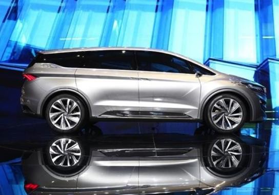 死扛比亚迪宋MAX，吉利新7座车曝光，有质感，就差放弃730