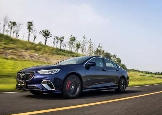 年末要换车，君威和君威GS怎么选？