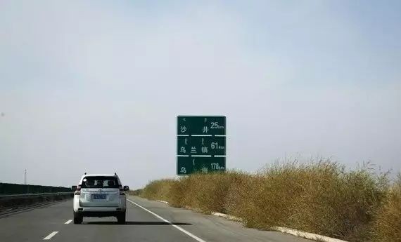 敦煌行Day 2 | 偶遇“神车”，探秘西夏王陵