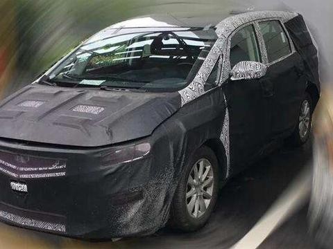 吉利全新MPV曝光 2018年下半年面世