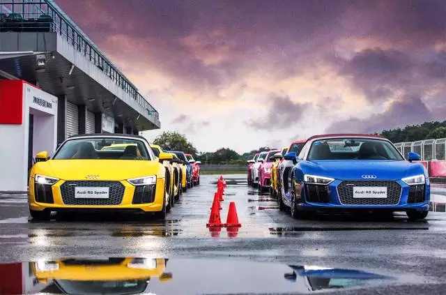 在这里开车,飙到200km/h都不违法,一大波妹子为你喝彩!