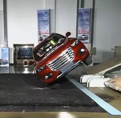 铠甲安全  名不虚传——全新哈弗H6成功挑战最严翻滚试验