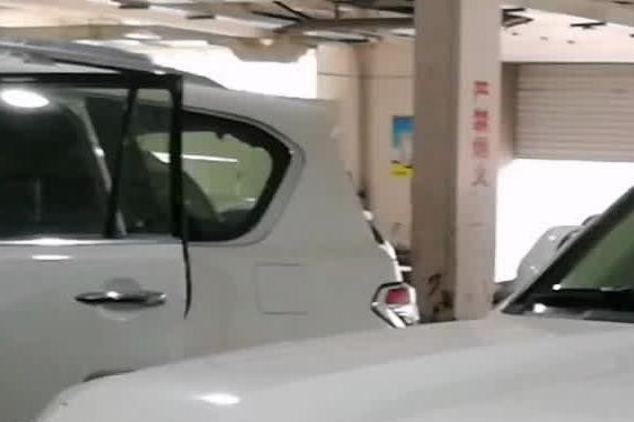 酷路泽4000中东版后挂八气囊原厂流水灯