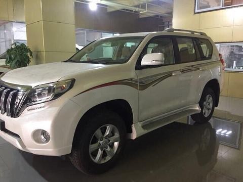 17款霸道2700中东版全尺寸SUV标配性能强悍越野