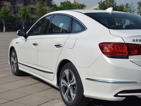 最悲剧的B级车，百公里加速最快仅需7.6s，官降2万却没人买！