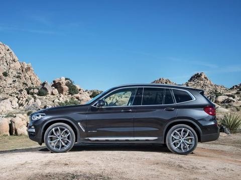 可以开始攒钱了！国产版降低门槛，这个中控屏幕等好几年了