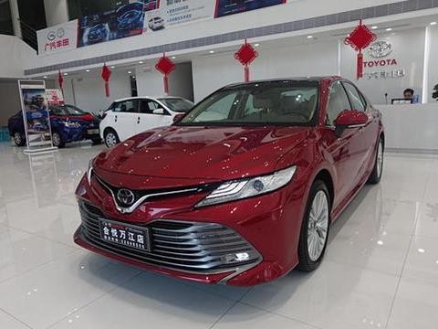 新一代凯美瑞抢先实拍，外形比雷克萨斯更激进，迈腾可以洗洗睡了