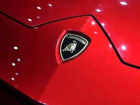 据说兰博基尼的首台SUV已经开售，130万起售，众泰在哪呢