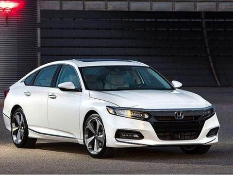 东瀛宝马出新款，标配胎压监测、GVC，今后20万中型车就它了