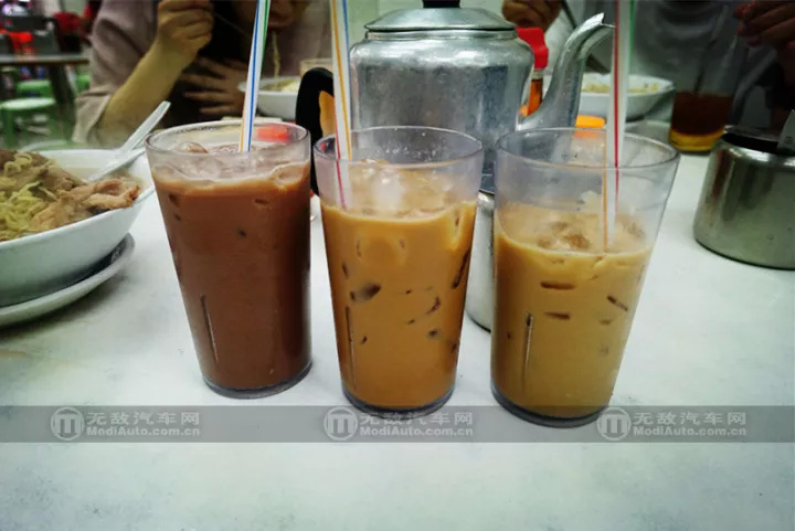afternoon drive之前,必先来个下午茶提提神,这三杯分别是奶茶