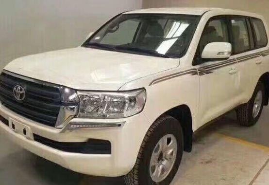 18款酷路泽4000 五速变速箱升级为6速变速箱 现车到港 名额有限