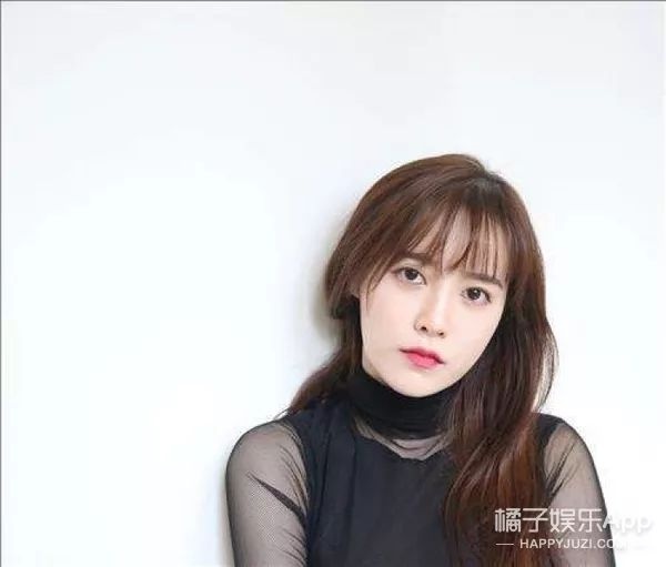 比baby还夸张的女主出现了！张翰新剧女主为什么全程抠图？