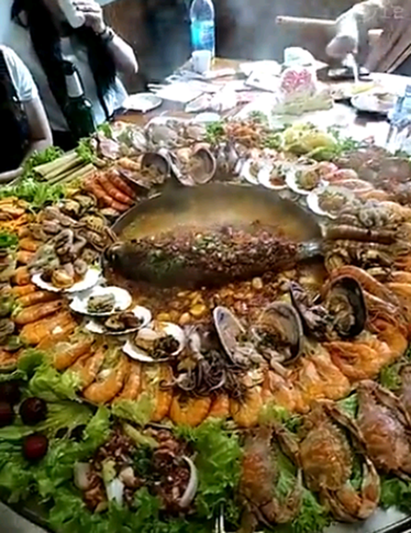 这才是真正的海鲜大咖,一桌3000多!你以前吃的只能叫“小咖”!