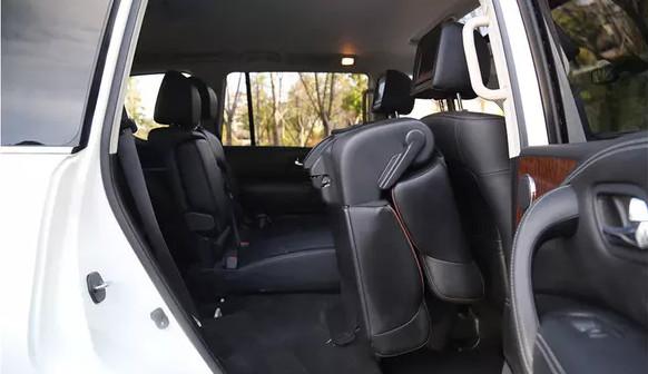 日系巨无霸SUV,加价6万却能卖断货,陆巡看着有些慌了