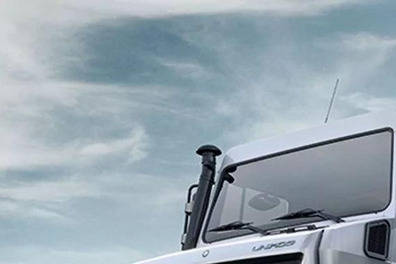 这辆奔驰应该是这世上最粗鲁的奔驰了