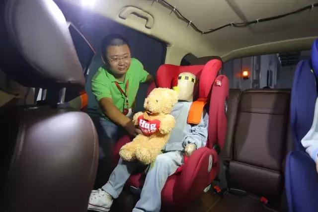 关于安全,GL6没做这件事,却被一辆更安全的七座家轿做到了!