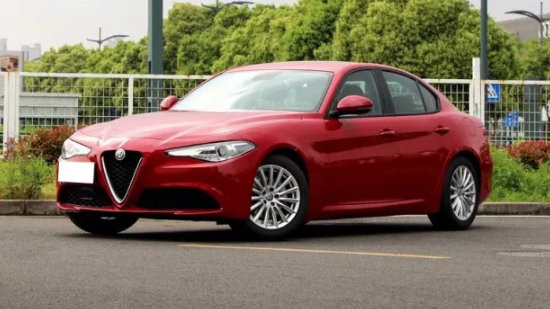 选运动型轿车，还是原汁原味的好