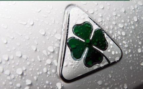 这车外形帅到众泰不敢抄，速度快到宝马M3来了也得输