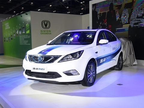 纯电模式最大续航60km 长安逸动PHEV正式亮相