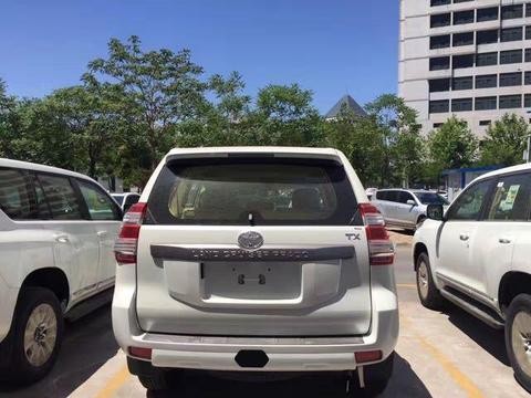 17款霸道2700天窗丐版年底报价多少 改装麻烦吗