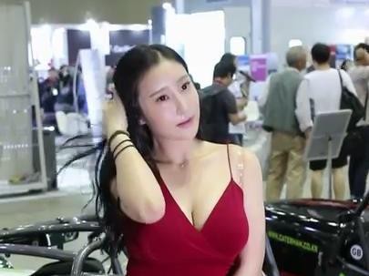 去车展看车，都忘记拍车了