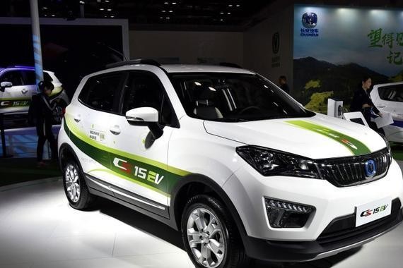 把比亚迪给比下去，三款EV一起上市，长安这是要搞事情？