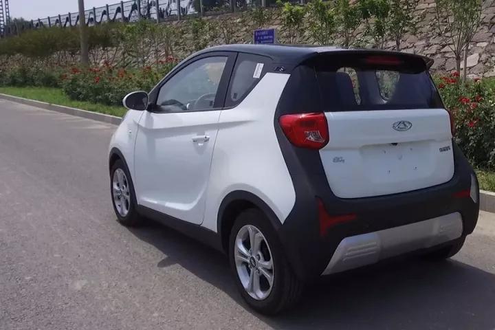 法拉利的路感!奇瑞小蚂蚁是能上牌的老年代步