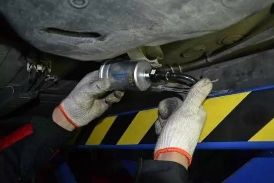 燃油滤清器多久换一次最合适-新浪汽车