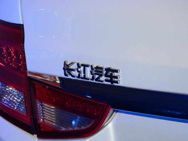 中国新能源崛起,奔驰V级没做到的它做到了,首