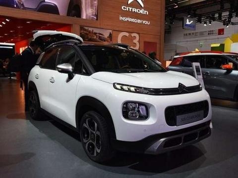 最浪漫的小型SUV来了，外观比宝骏510帅气，内饰让哈弗H2无语