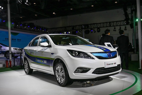 长安CS15EV/新逸动EV300/PHEV 上市实拍