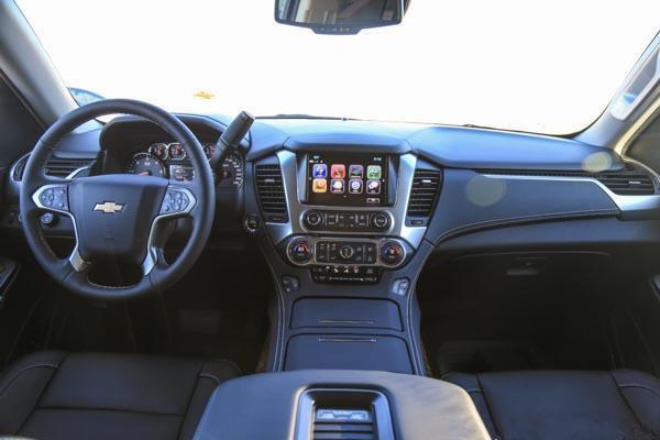 美国FBI专属座驾,车长5.7米,这款全尺寸SUV堪称巨兽