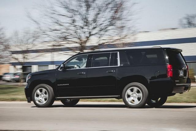 美国FBI专属座驾,车长5.7米,这款全尺寸SUV堪称巨兽