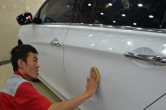 爱车到底多久打一次蜡？教你正确方式，让爱车光洁锃亮不落灰