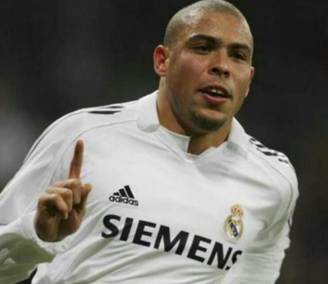 那些既在巴萨踢过球,又在皇马踢过球的伟大球