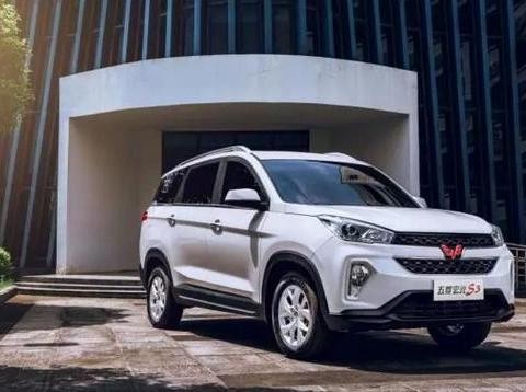 打个赌，你能不能跑赢前面那台五菱宏光！