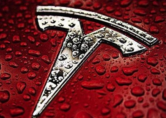 召回又裁员！特斯拉近期麻烦不断，在华引发召回事件后又裁员七百