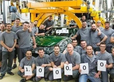 传承与创新，千年不变青蛙脸，保时捷911百万纪念版亮相上海