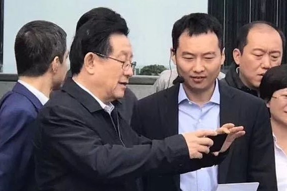 万钢“站台”中国制造新名片 福田欧辉普及城市客车氢燃料