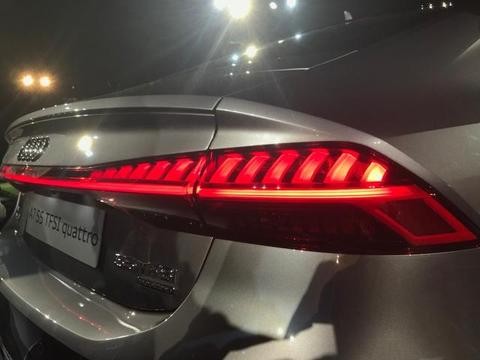 奥迪全新A7德国亮相，灯光再次进化，漂亮得像是概念车