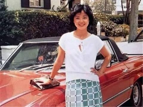 她是一代天后，中国男人心中的梦中情人，不爱豪车只爱摩托！