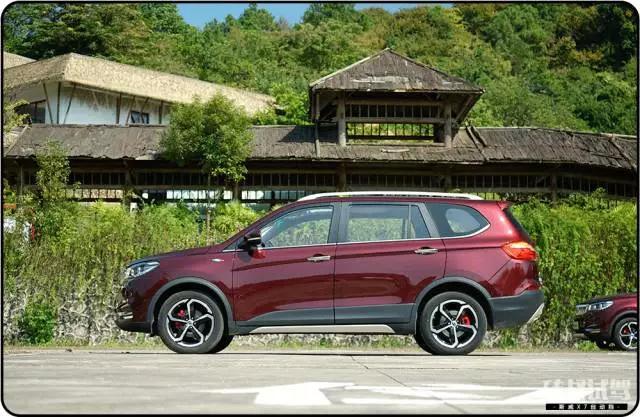 试驾:高颜值、7座大空间SUV新增自动挡,10万出头就能买到!
