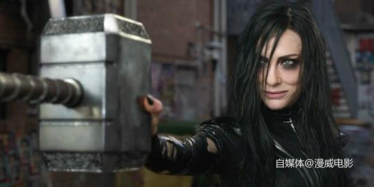 《雷神3》喵喵锤被海拉捏爆的场景,为什么改变