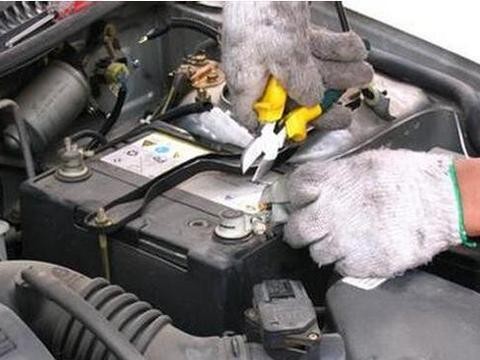 汽车熄火后这几个动作千万不能做