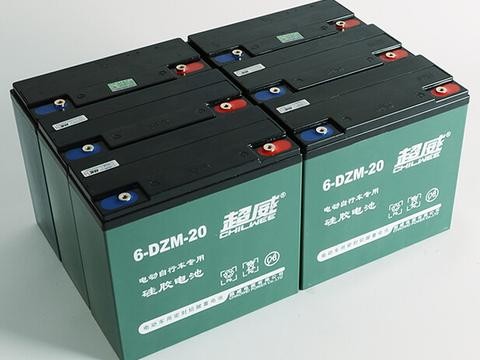 教你怎么样给电动车电瓶加水