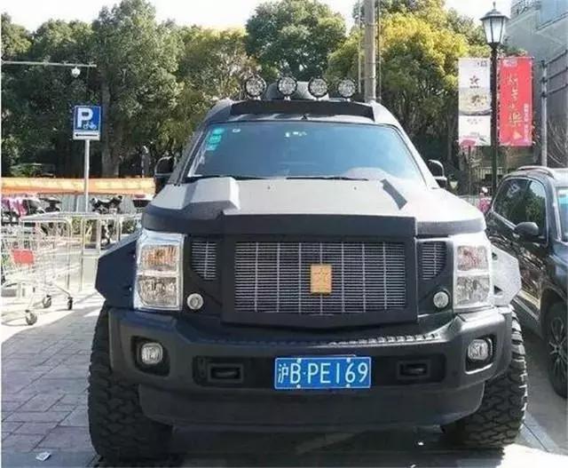 这款SUV顶三辆奔驰G级,气势碾压路虎,不知道还以为是装甲车!