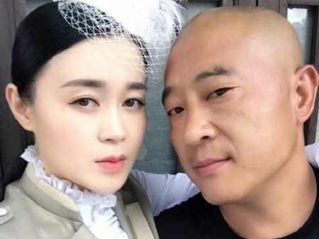 赵本山最喜欢的女徒弟，曾与赵四“传绯闻”35岁仍单身豪车换着开