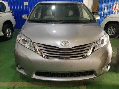 2017款丰田塞纳为什么只有墨西哥版两驱XLE有腿拖？